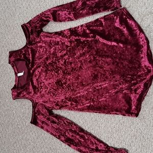 Valor cold shoulder shirt